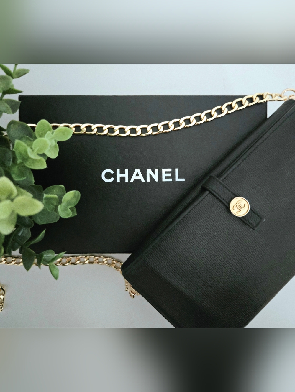 Authentic CHANEL CC Coco Black Gold Flap Wallet Clutch Crossbody WOC Card Holder - Picture 2 of 15